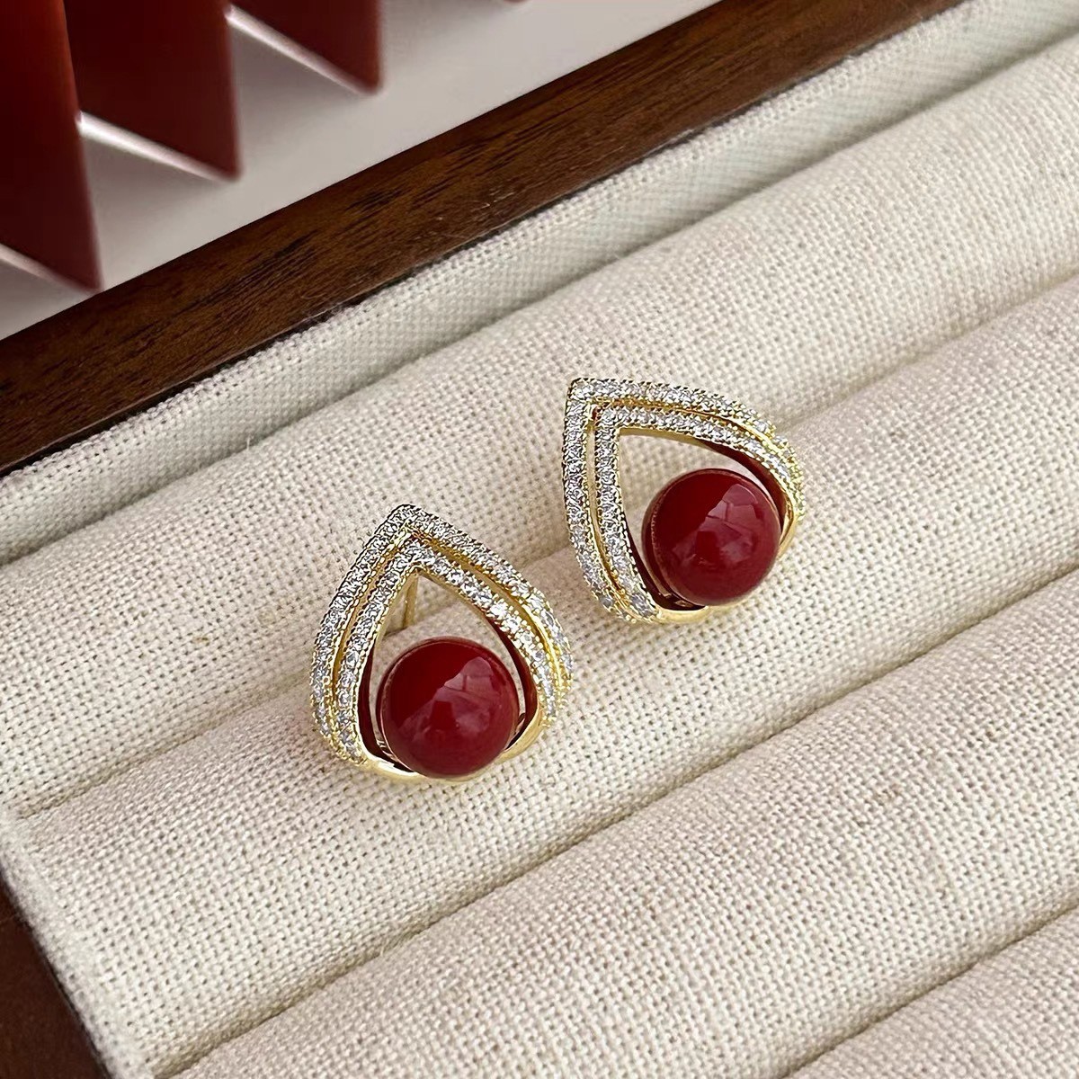 925 เงินแท้ ต่างหูมุกสีแดงไวน์ - Pearl Earring Stud บทวิจารณ์และราคา