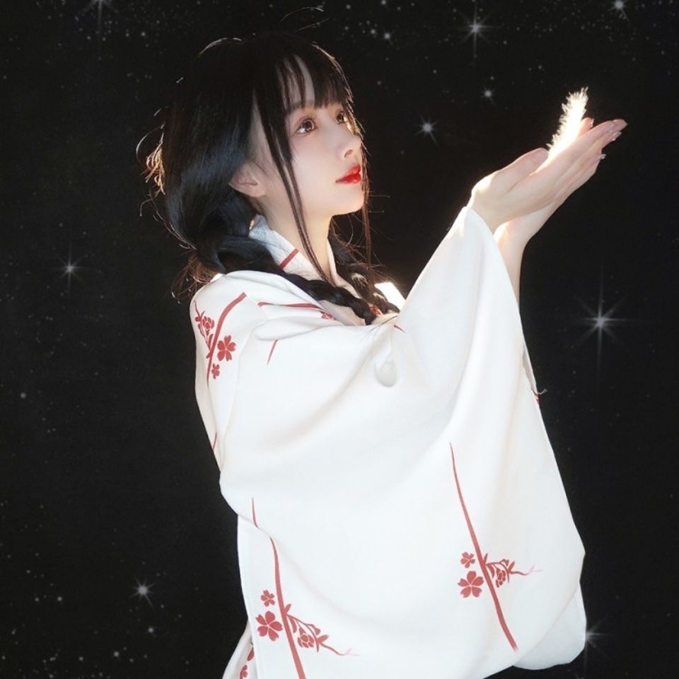 ชุดกิโมโนยูกาตะแบบดั้งเดิมที่ป - Japanese Women Formal Wear บทวิจารณ์และราคา